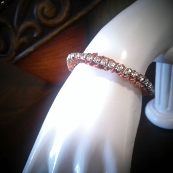 SHINE-UP Brown Leather Bracelet with Shiney Rhinestones Size 6 1/2" - Picture 2 of 5